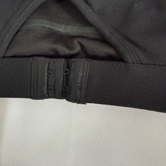 Fabletics Womens Syliva Medium Impact Sports Bra Black XS NEW - Picture 6 of 8